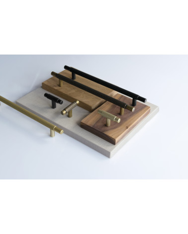 VENDÉ design furniture handle presented on plates