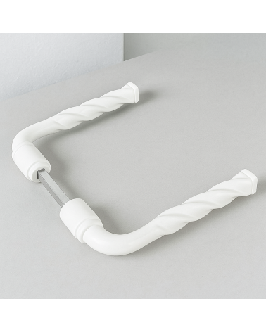 Twisted white lacquered gate handle – 7 mm square