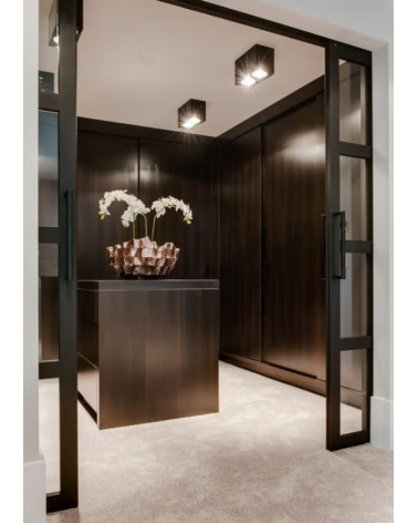 Bronze furniture handles with character for the kitchen
