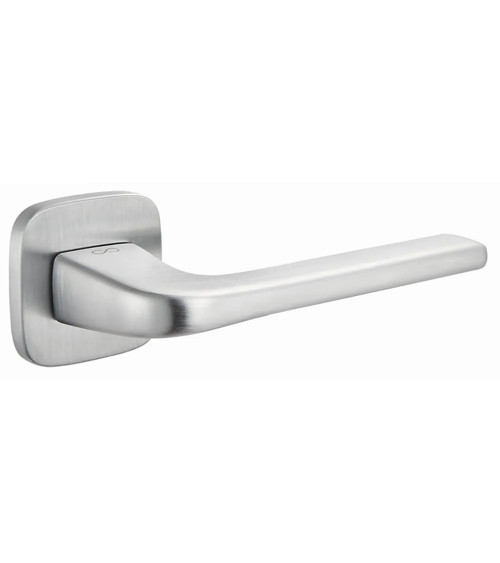 Solo door handle satin chrome rounded