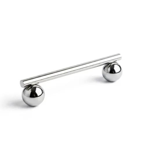 Modern furniture handle in brass with bright nickel finish – Model 04