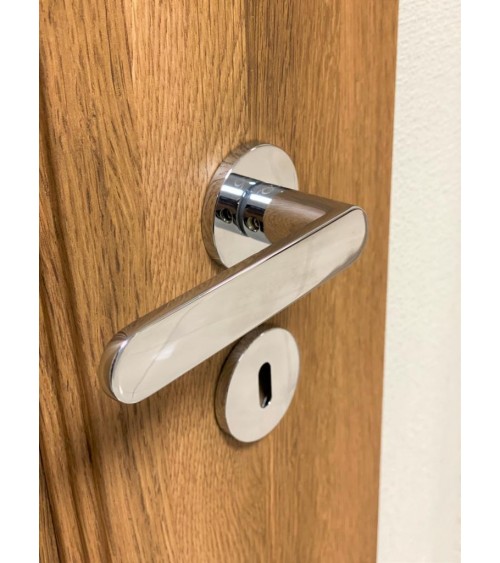 Polished chrome Line Vénus door handle designer handle