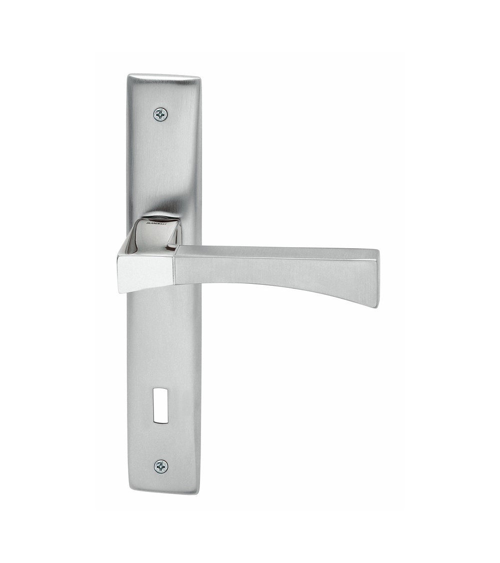 Mandelli Life - Door handle on backplate - design handle