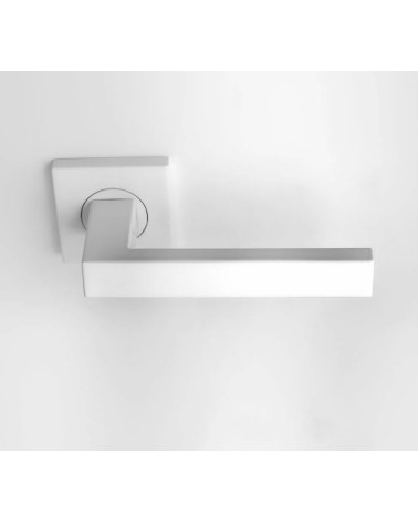 MAJESTEA door handle in white