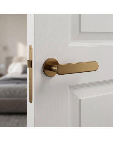 Copper-coloured door handles Maff