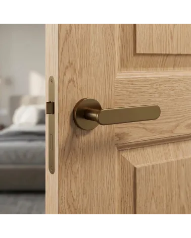 Copper-coloured door handles Maff