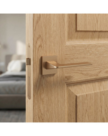 Light brown door handle OMA