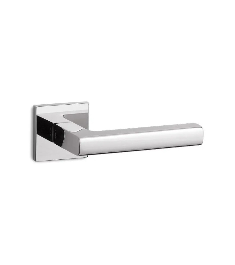 UNIT SQ R6 door handle on Ento square rose