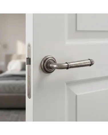 Mandelli Hartu matt brass door handles