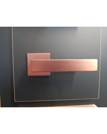 WARNA copper-coloured door handle designer handle front view