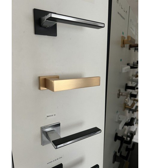 Small Display Panel with 8 Handles for Showroom