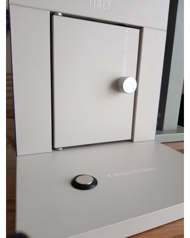 Verum Stoppino Open magnetic door stop - 2023 innovation - very discreet - designer handle