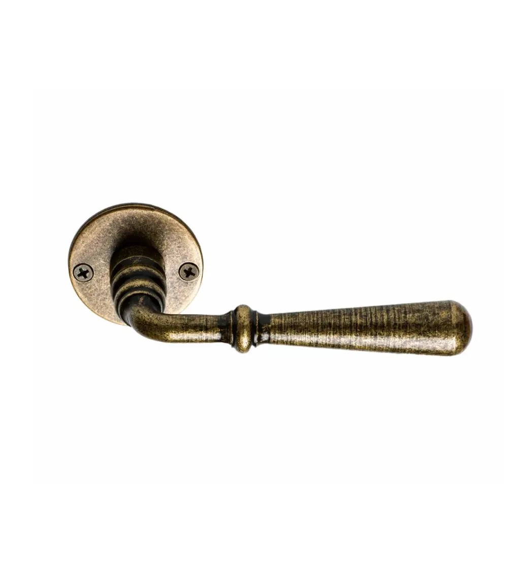 Iron lever handles on roses, aged brass finish – slim roses | MillaPoignees
