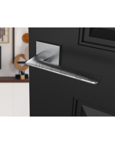 Polished Chrome door handle Line Giulia Square - design handle