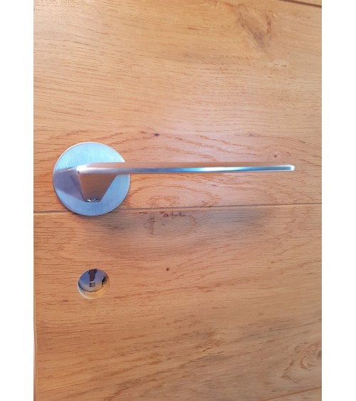 Brushed chrome Line GIULIA door handle design handle