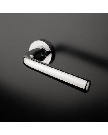 TULIPA round plate door handle designer handle mounted on a door