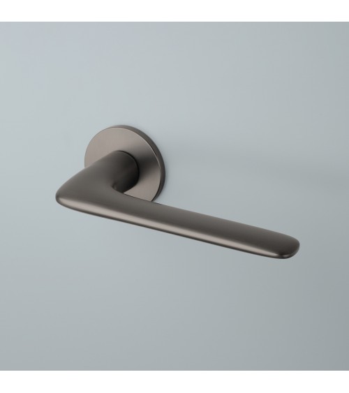 VIOLA door handle on round plate design handle