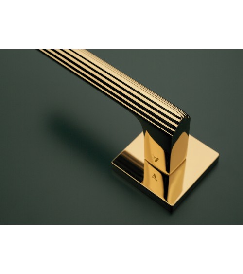 LARICE polished gold door handle design