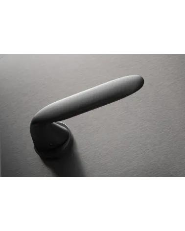 PEONIA door handle in exceptionally resistant zamak - designer handle