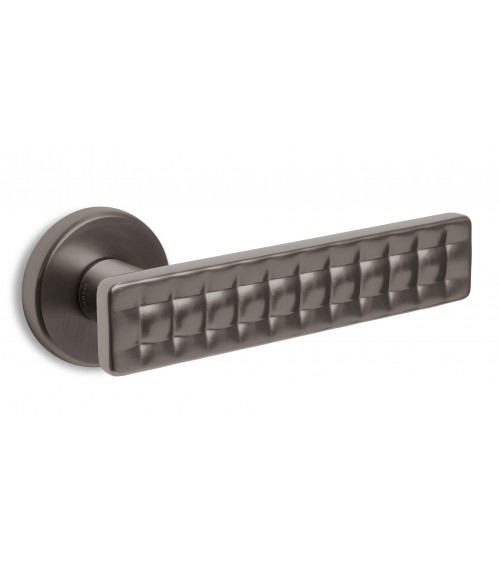 Satin chrome door handle Ento Mabelle designer handle