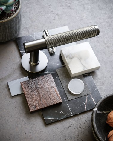Graphite Time Slim door handle design handle installed with decorations