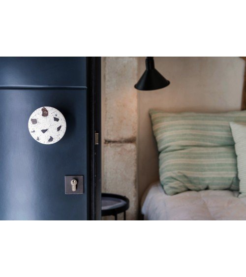Concrete furniture knob - Urbi & Orbi Demenico Rocks Cone - designer handle