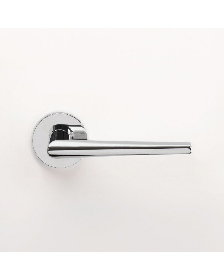 SALTA aluminium door handle design handle mounted on a door