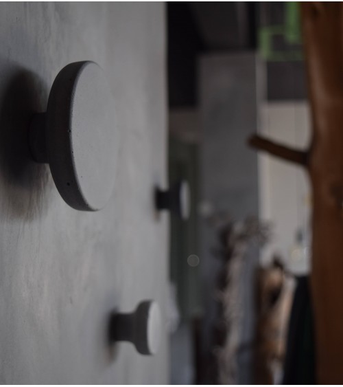 The complete range of Pomolo wall hooks by Urbi et Orbi