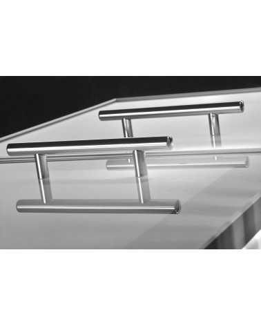 SANTA CRUZ furniture handle placed on a mirror surface
