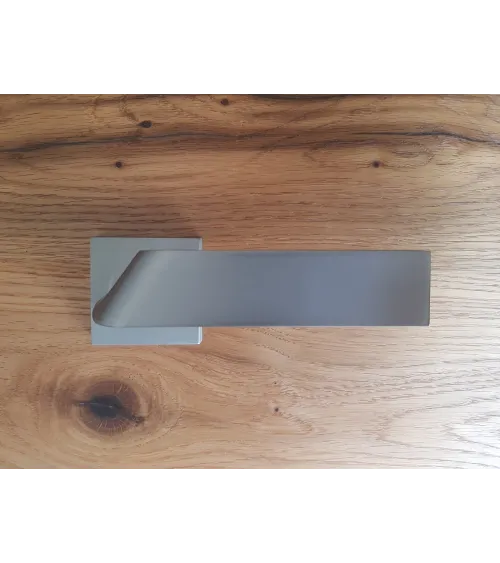 Buzz QR door handle with key rosette I - designer ironmongery