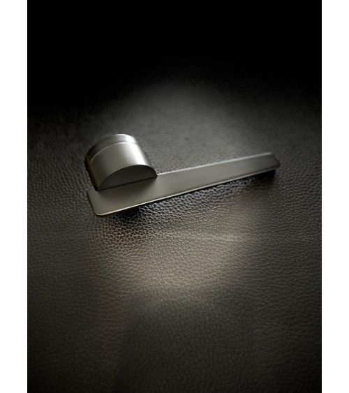 JUMELLE black door handle design handle
