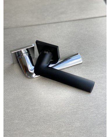 STINGER classic style door handle design handle with two colours