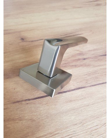 DIUNA aluminium door handle design handle zoomed view on plate