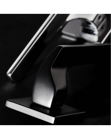 Timeless and Robust Black Door Handle - SEMPRE Model