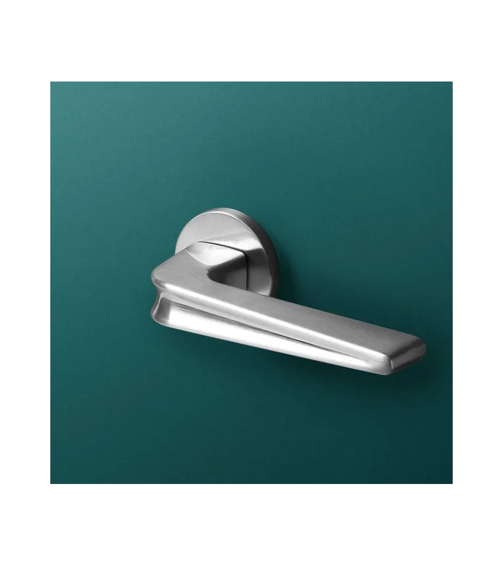 RADIUS zamak door handles