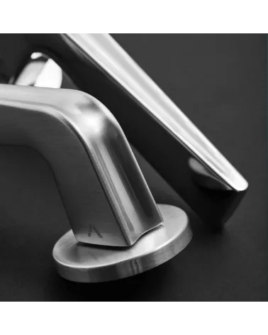 Satin chrome door handles RADIUS
