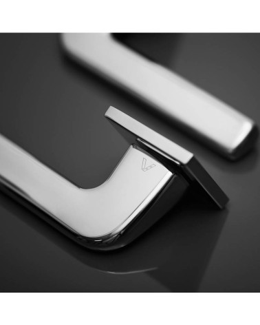 Luxurious and Refined Polished Chrome Door Handle - DIVO Model