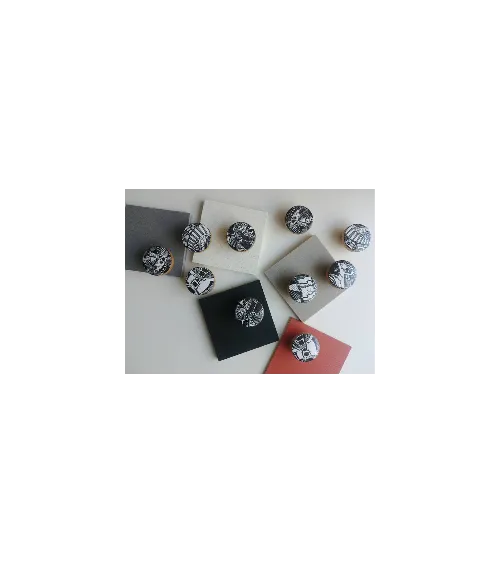 COSMOS Black & White cabinet knob