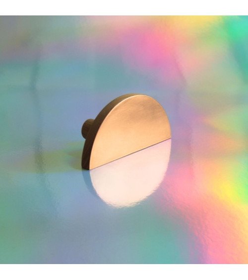 Circular Cabinet Handle in Wood and Copper