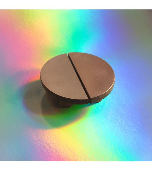 Circular Cabinet Handle in Wood and Copper