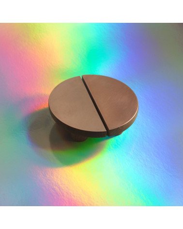Circular Cabinet Handle in Wood and Copper