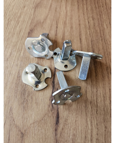 Drilled backplate with square spindle for door handle