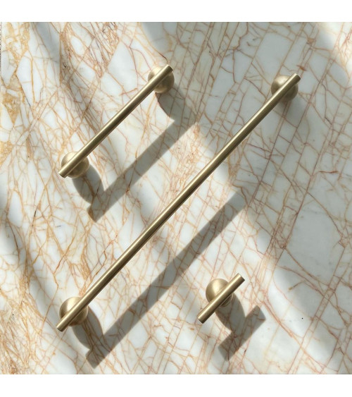 Furniture knob in shiny chrome brass, model 04