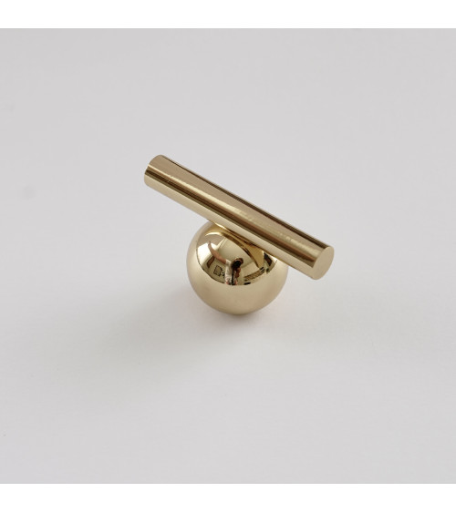 Furniture knob in shiny chrome brass, model 04