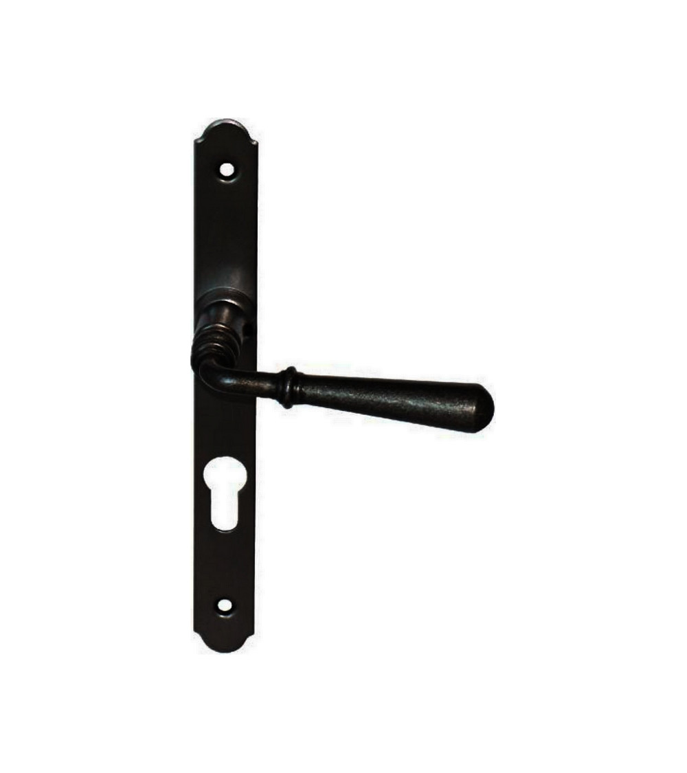 Narrow handle on long black plate
