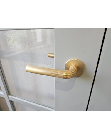 Satin gold Frella door handles