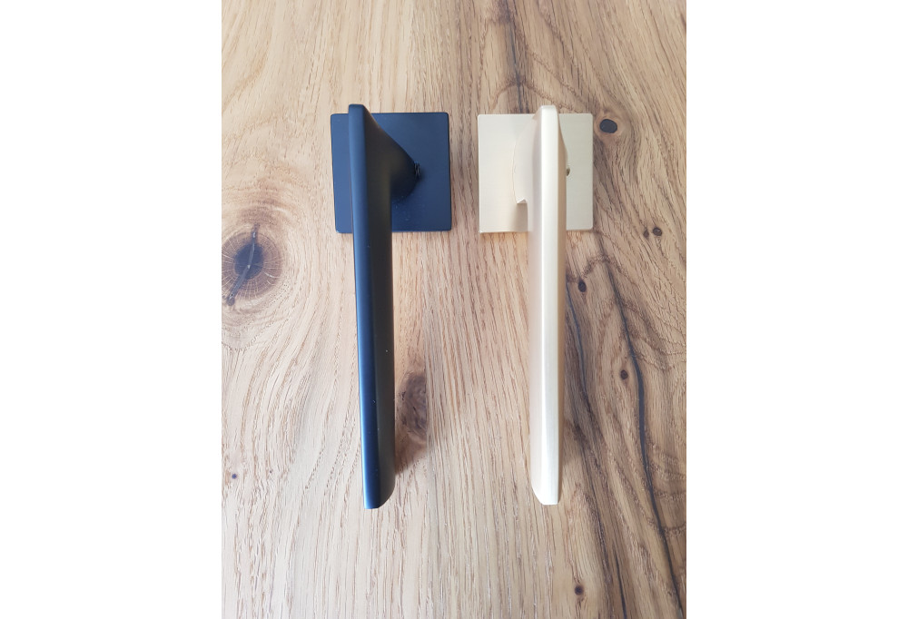 Black door handle or gold handle?