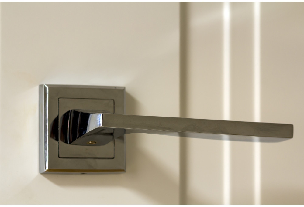 Effective method and tip for cleaning stainless steel