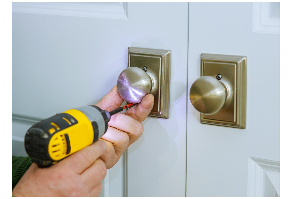 How to Install a Door Handle?