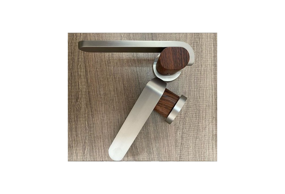 Classic or modern handle?